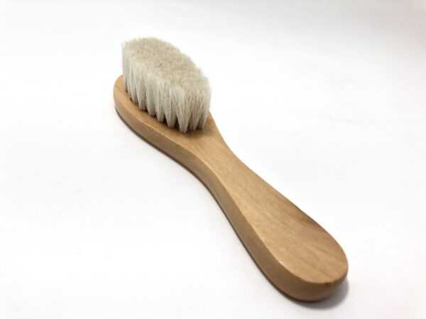 soft wooden handle clipper brush